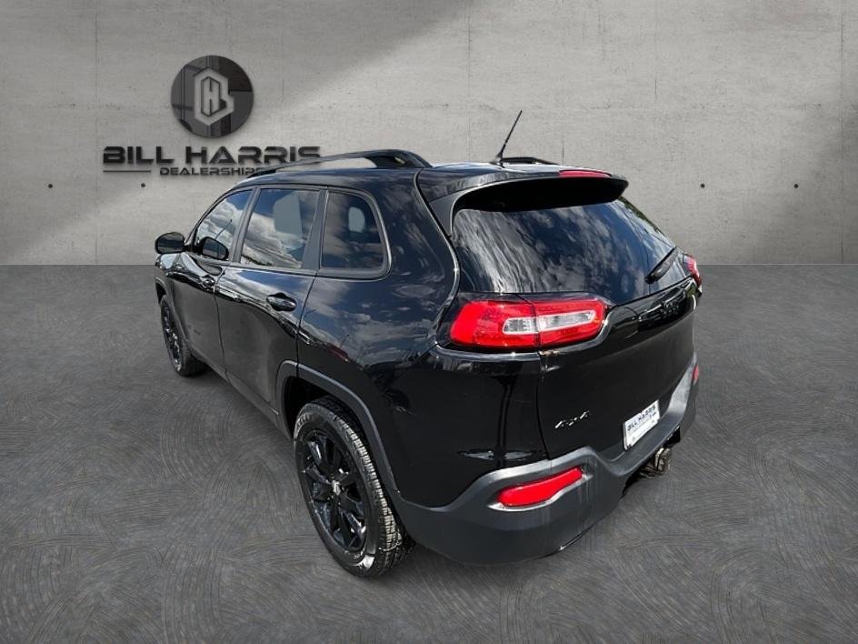 Used 2014 Black Jeep Latitude image 8