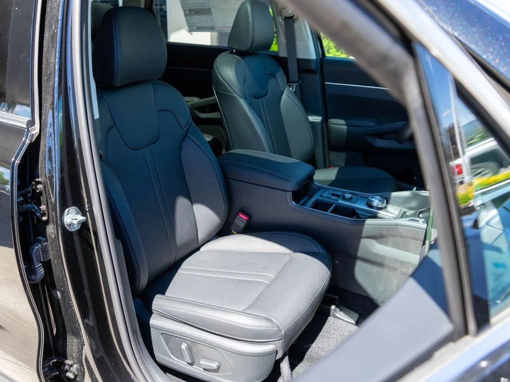 New 2026 Aurora Black Pearl Kia EX image 9