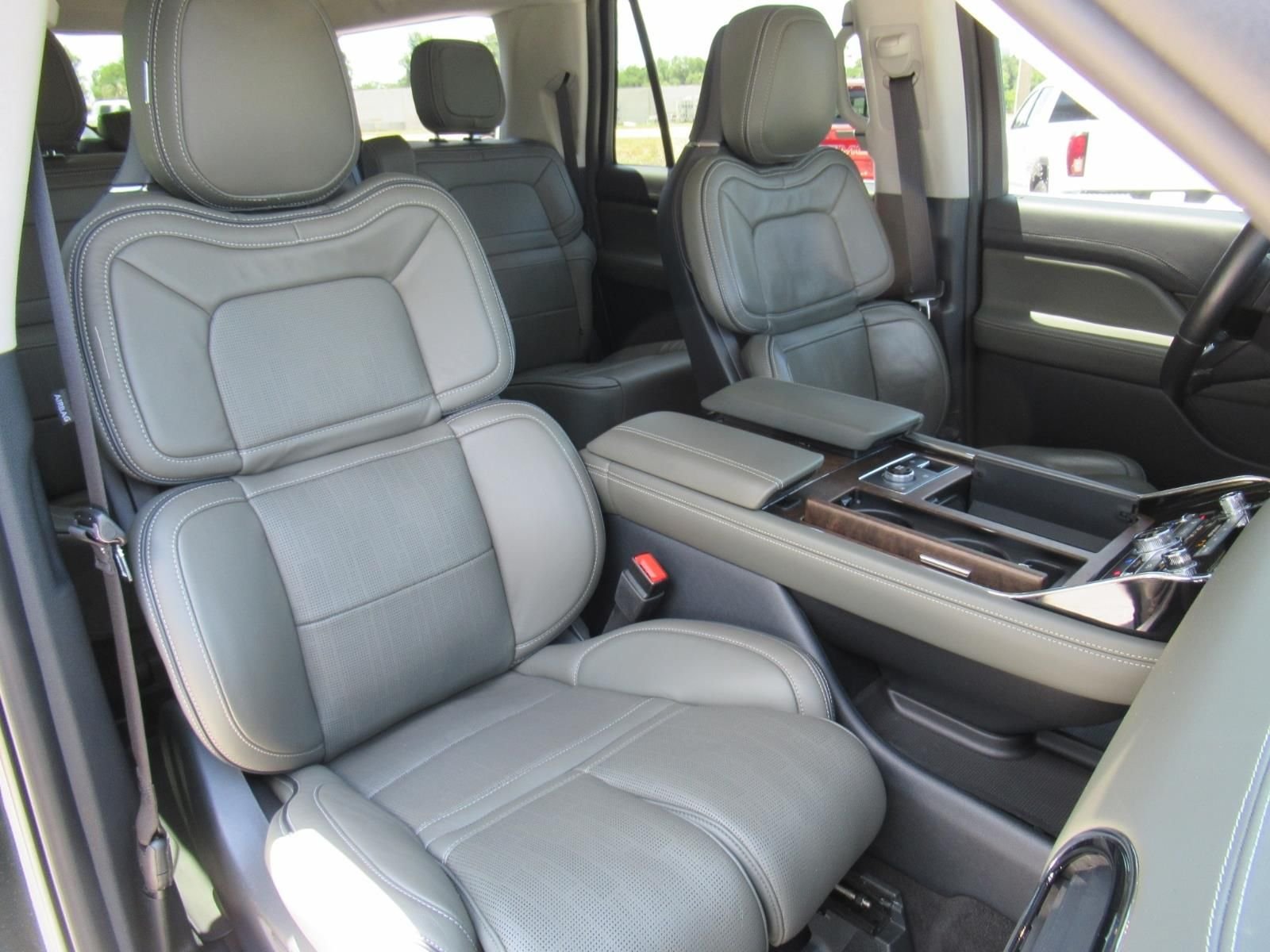Used 2023 Green Lincoln Black Label image 10