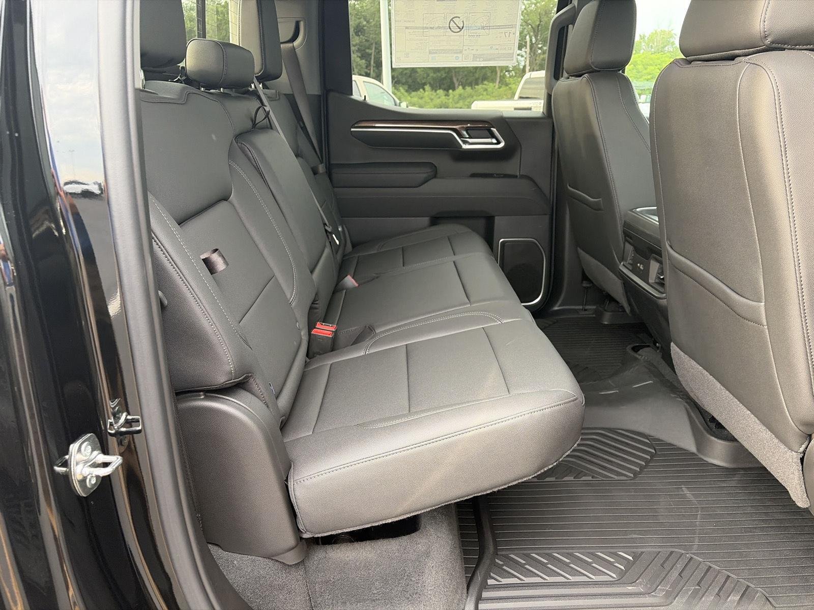 2026 Chevrolet Silverado 1500 RST - Photo 15
