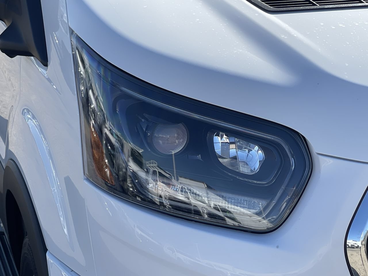 New 2026 Oxford White Ford XLT image 7