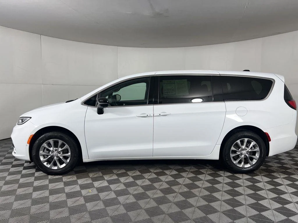 Used 2026 Bright White Clearcoat Chrysler Select image 6