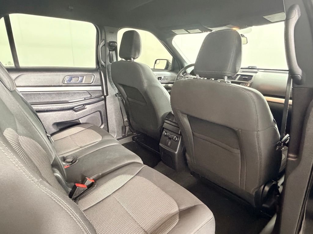 Used 2018 Black Ford XLT image 31