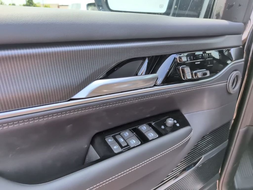 New 2026 High Gloss Black Jeep Grand Wagoneer image 15