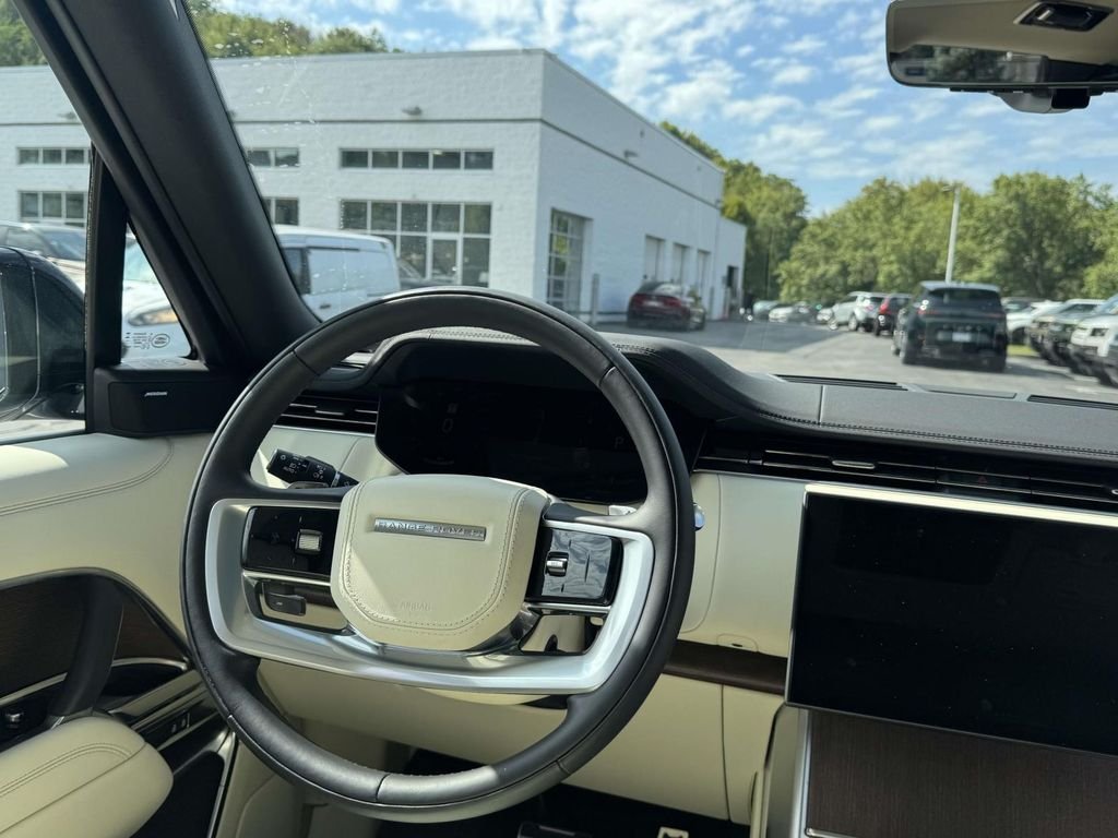 Certified Used 2025  Land Rover SE image 18