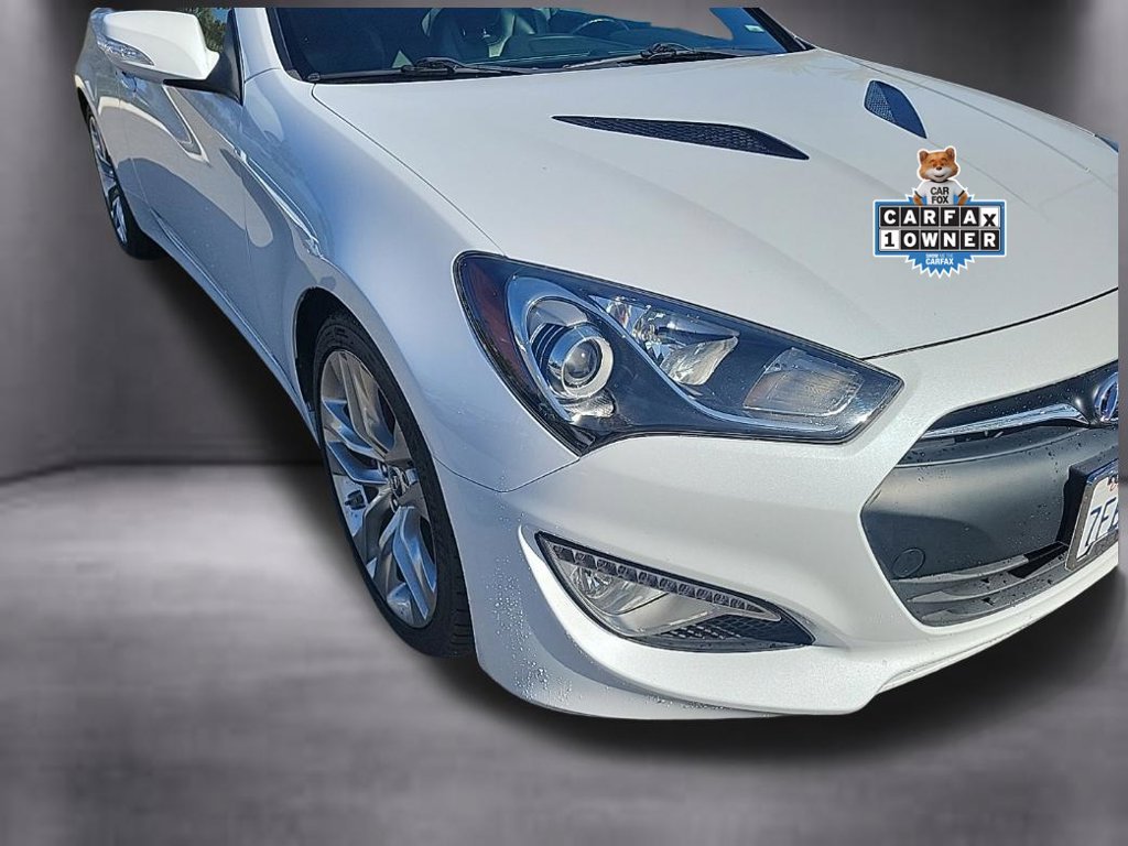Used 2014 White Hyundai 3.8 Ultimate image 2