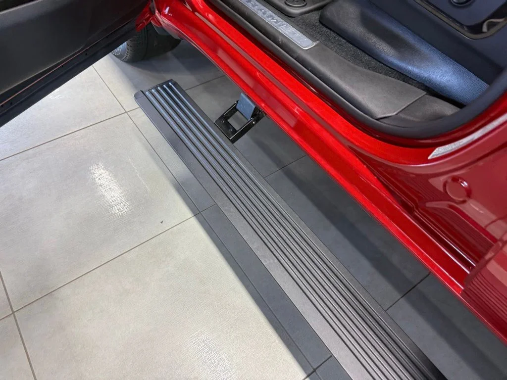 New 2026 Molten Red Pearl-Coat Exterior Paint RAM Limited image 14