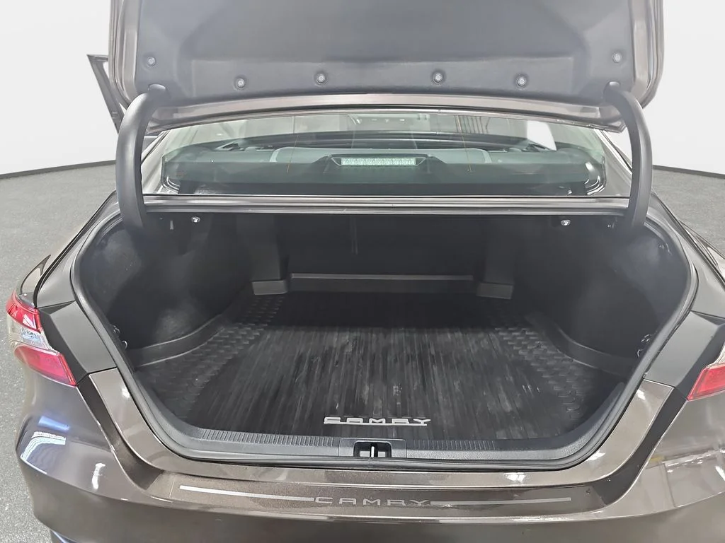 Used 2018 Brown Toyota XLE image 14