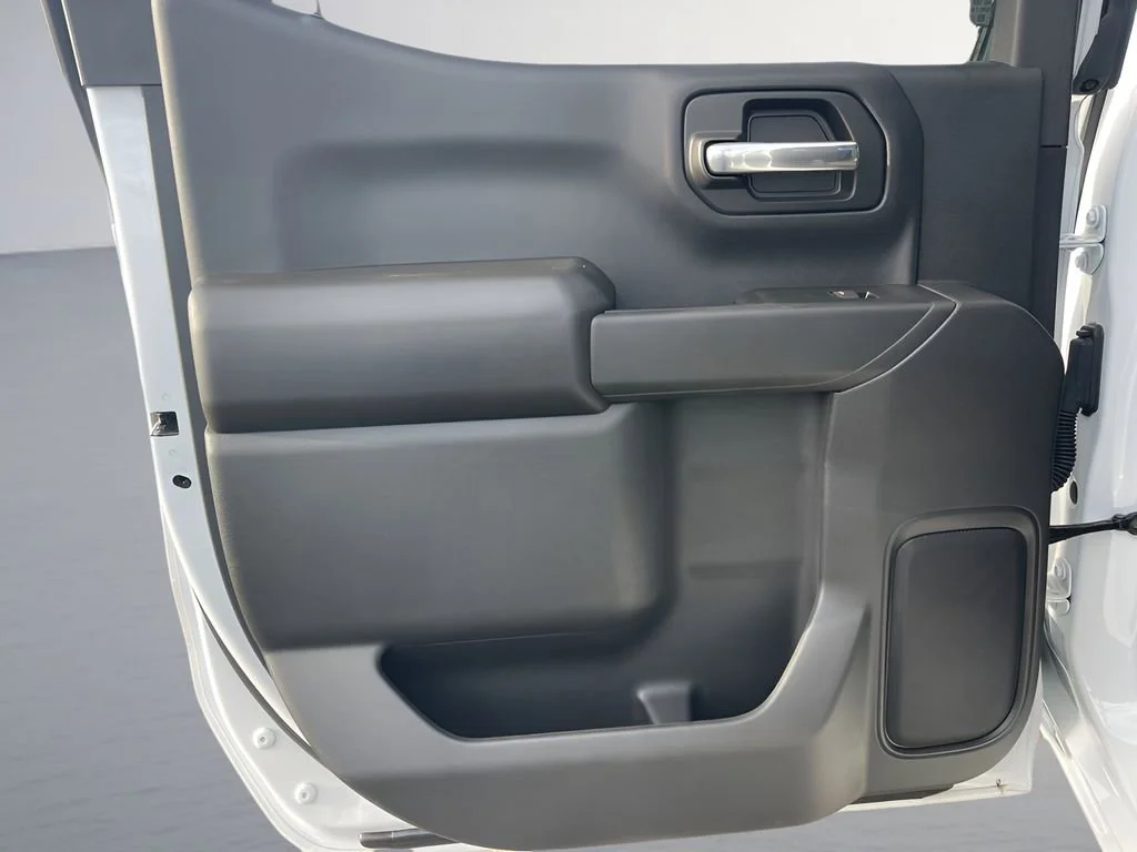 Used 2025 Summit White Chevrolet Custom Trail Boss image 14