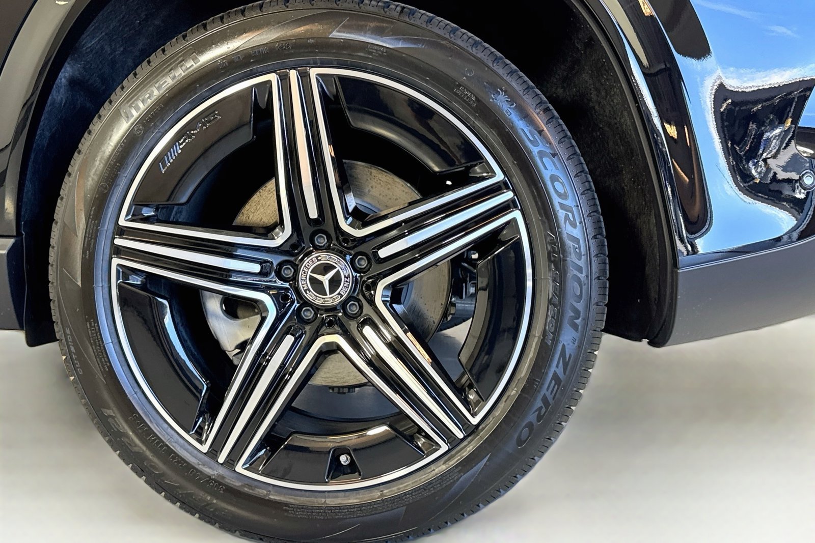 New 2026 Black Mercedes-Benz GLE 450 image 29