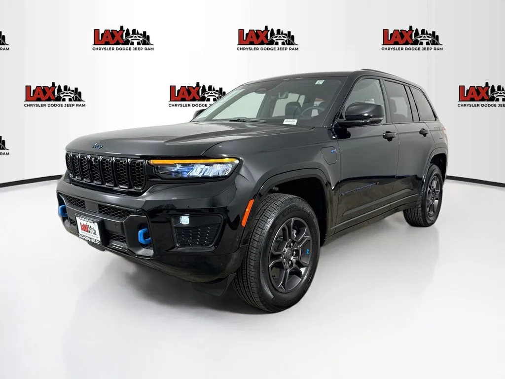 Used 2025 Black Jeep 4xe image 3