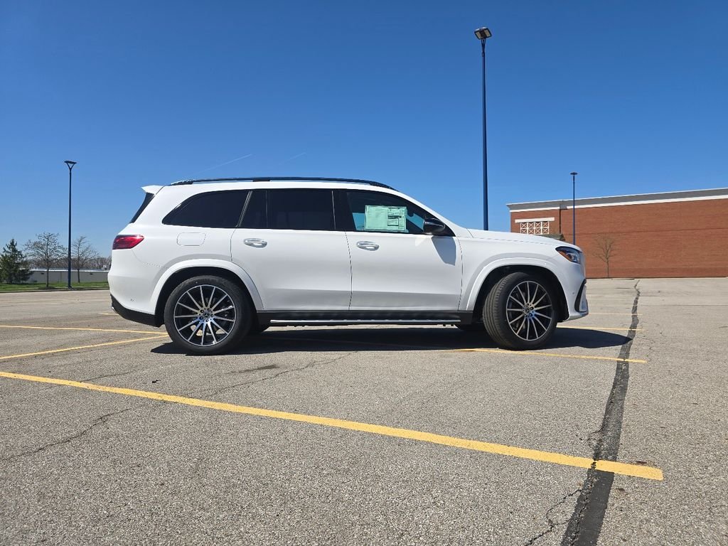 New 2026 MANUFAKTUR Moonlight White Metallic Mercedes-Benz GLS 580 image 17