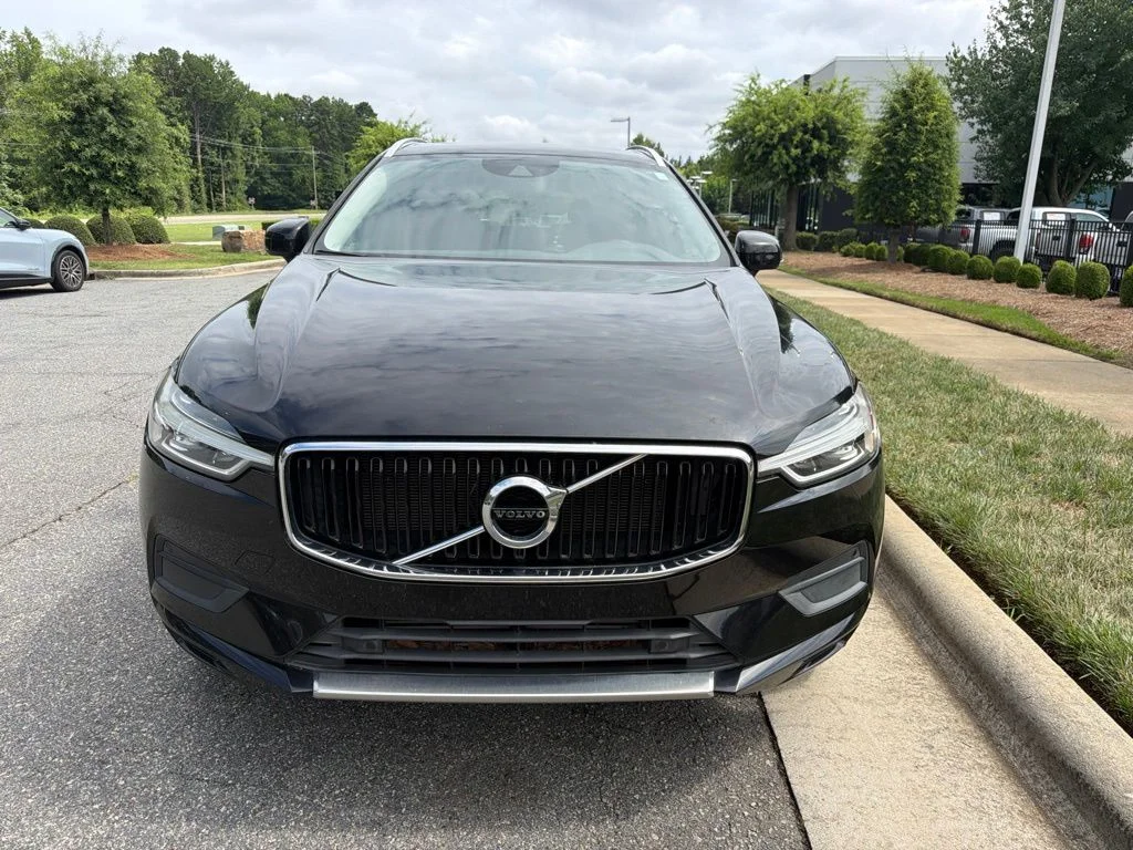 Used 2019 Black Volvo T6 Momentum image 7