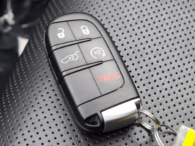 Used 2021 Diamond Black Crystal Pearlcoat Jeep High Altitude image 42