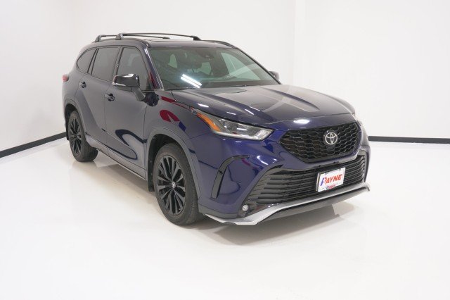 Used 2023  Toyota XSE image 3