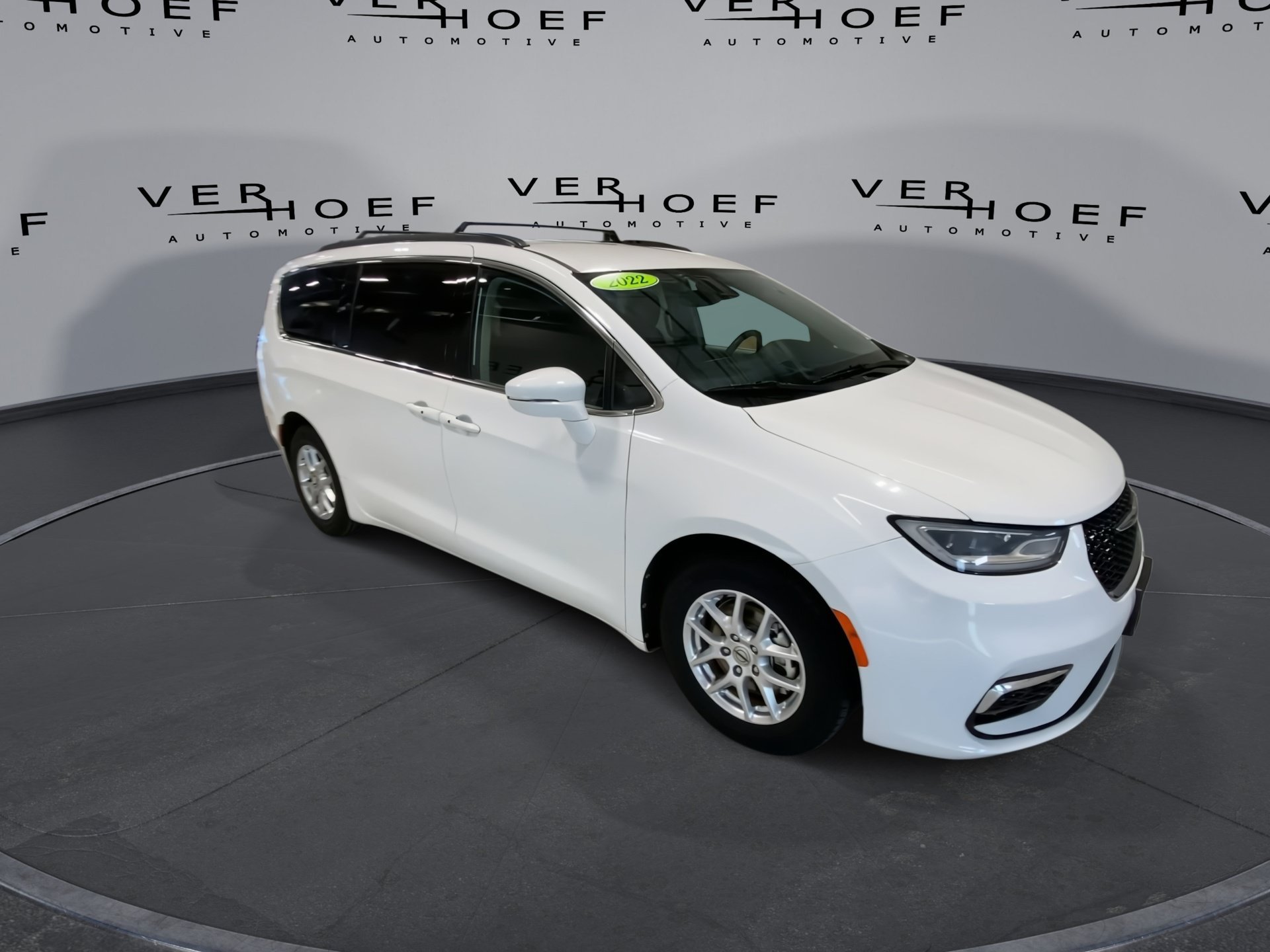 Used 2022 Bright White Clearcoat Chrysler Touring L image 2