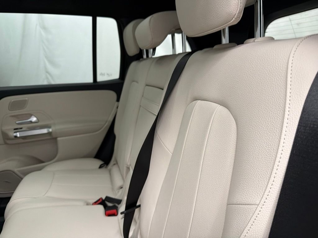 New 2026 Night Black Mercedes-Benz GLB 250 image 18