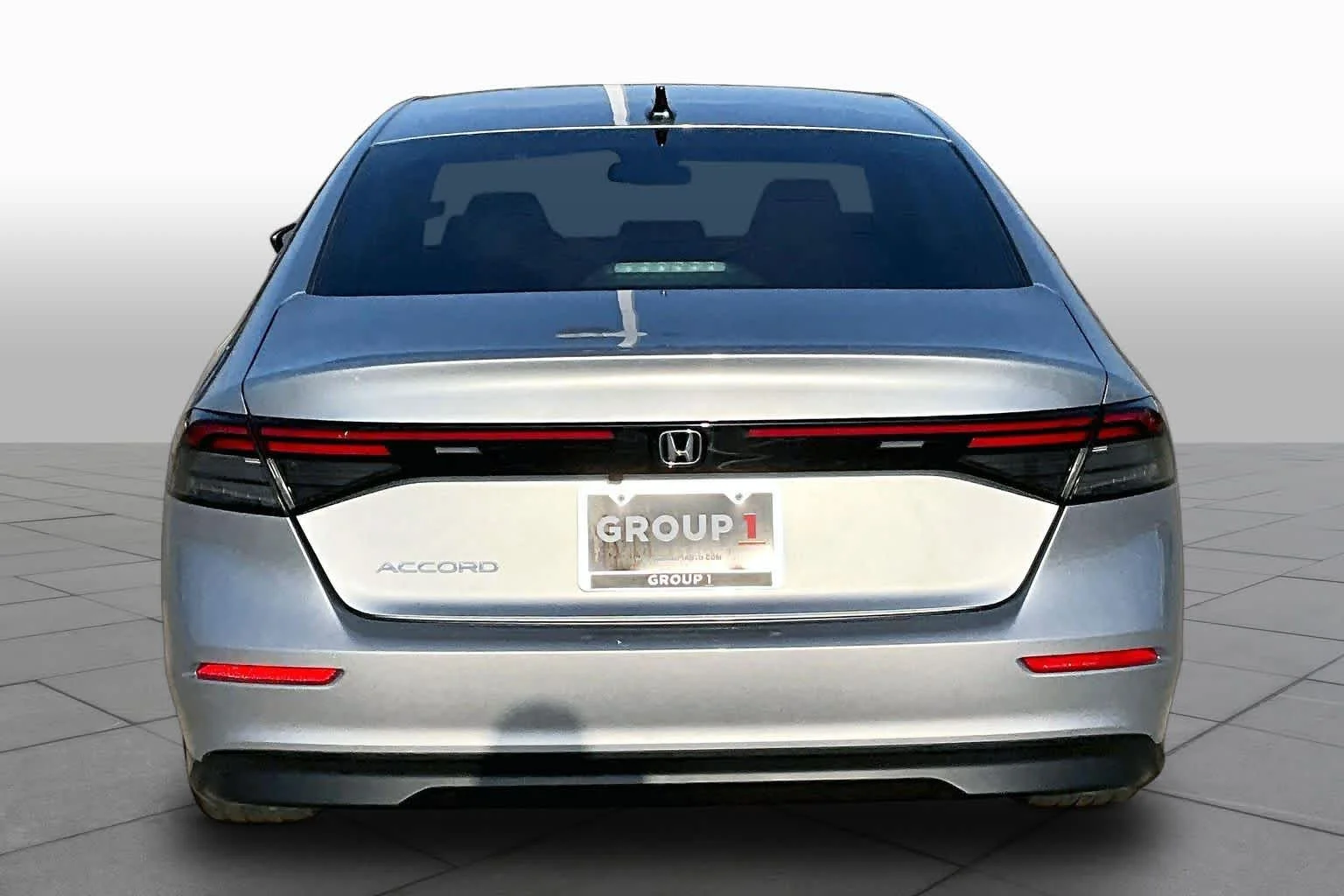 Certified Used 2025 Solar Silver Metallic Honda SE image 5