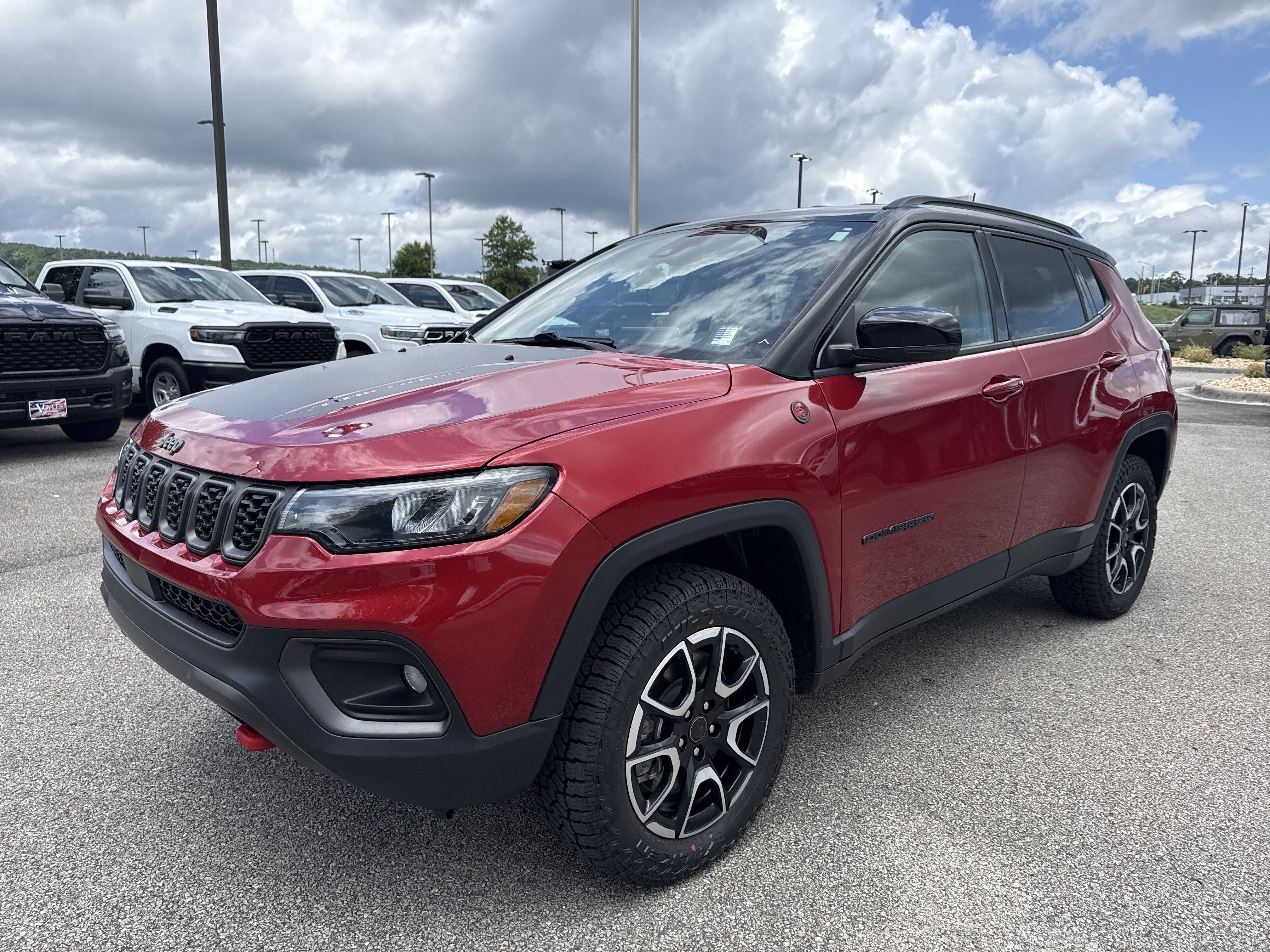 Used 2025 Red Hot Pearlcoat Jeep Trailhawk image 6