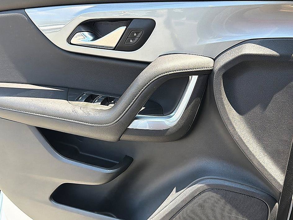 Used 2021 Silver Ice Metallic Chevrolet LT image 21