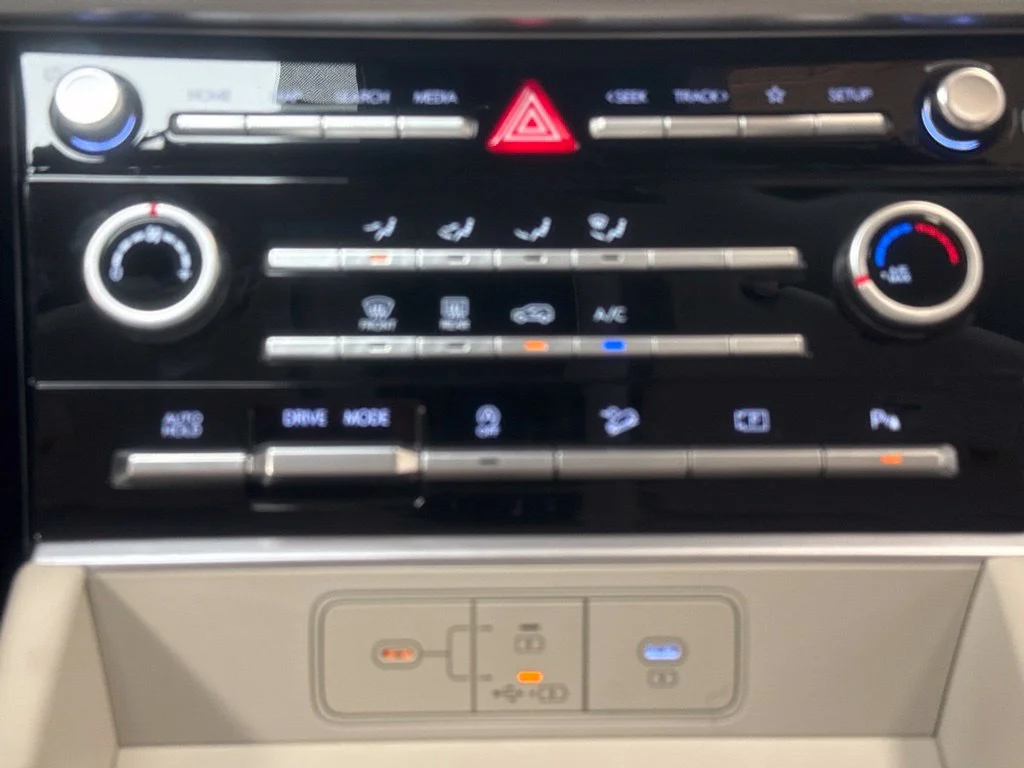 New 2027 Serenity White Hyundai SE image 17