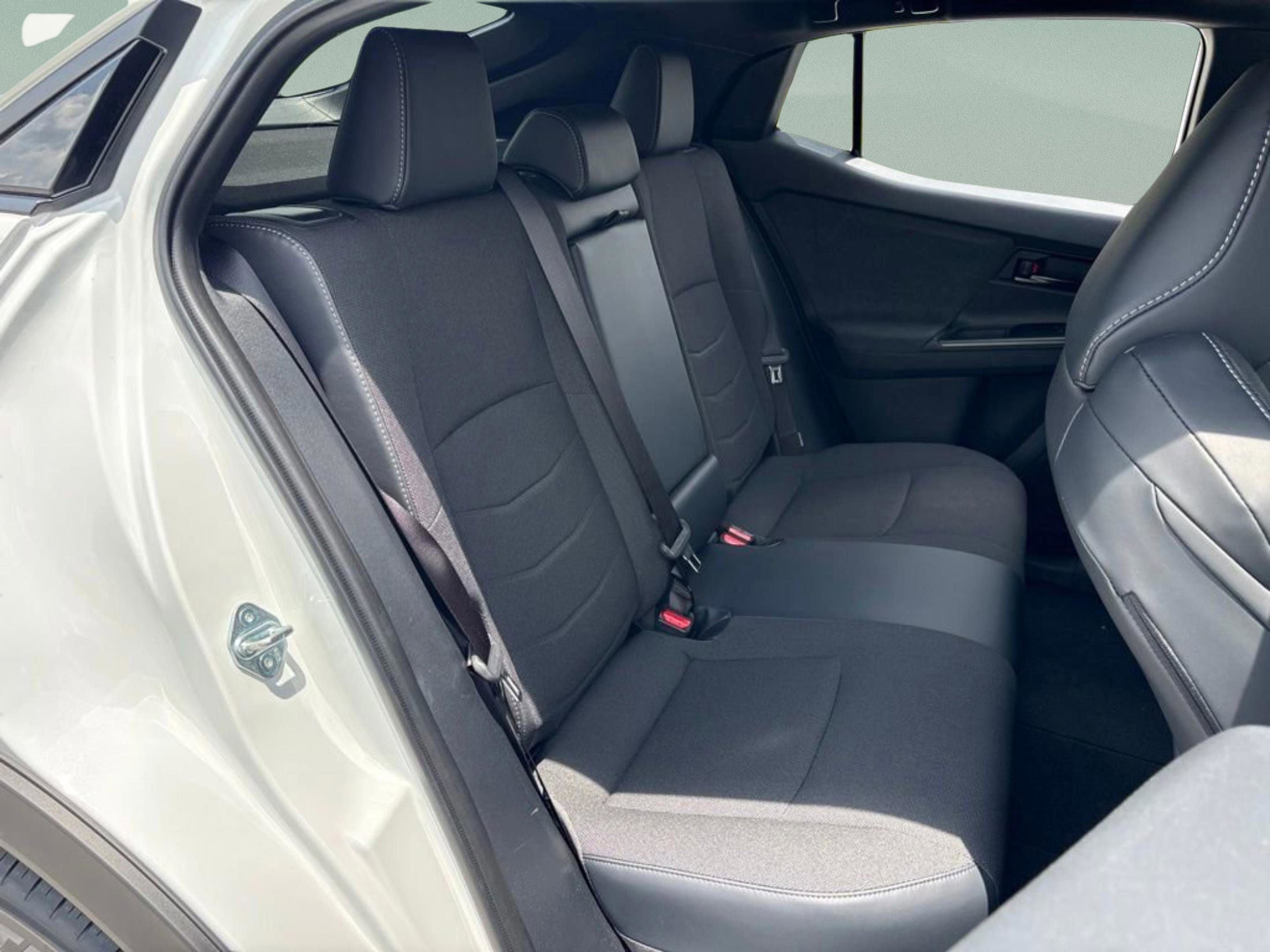 New 2026 Wind Chill Pearl Toyota SE image 24
