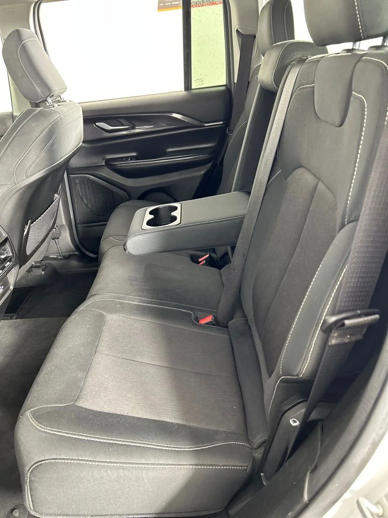 Used 2023 White Jeep Laredo image 17