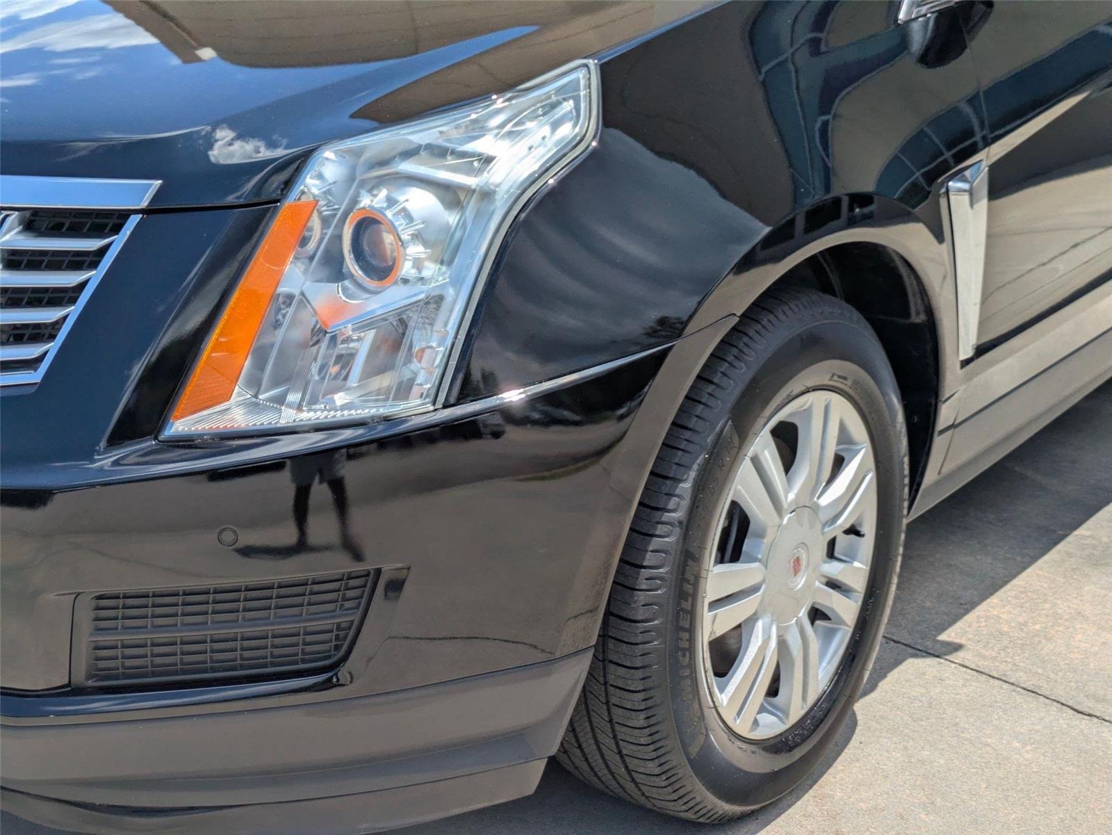Used 2016  CADILLAC LUXU image 9