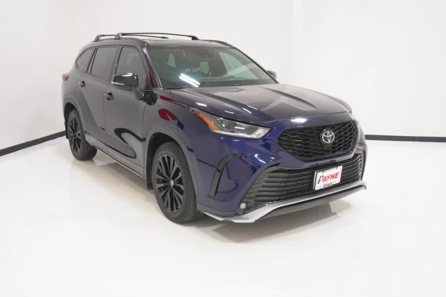 Used 2023  Toyota XSE image 3