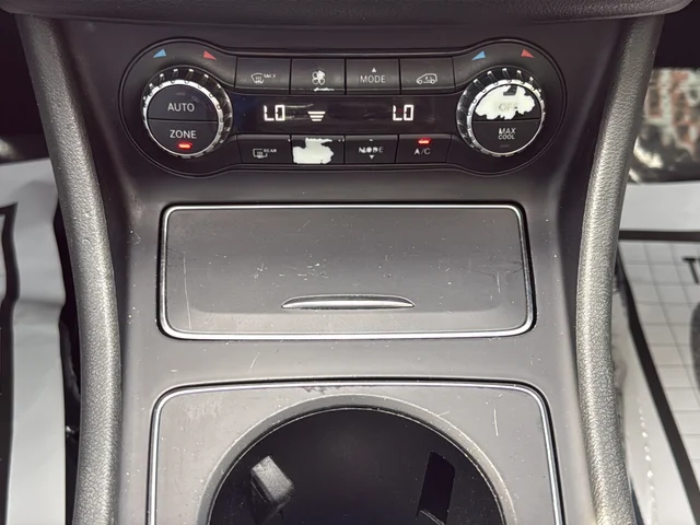 Used 2019 White Mercedes-Benz GLA 250 image 24