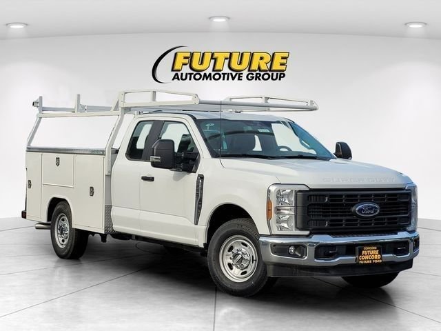 New 2026 Oxford White Ford F-250® XL image 76