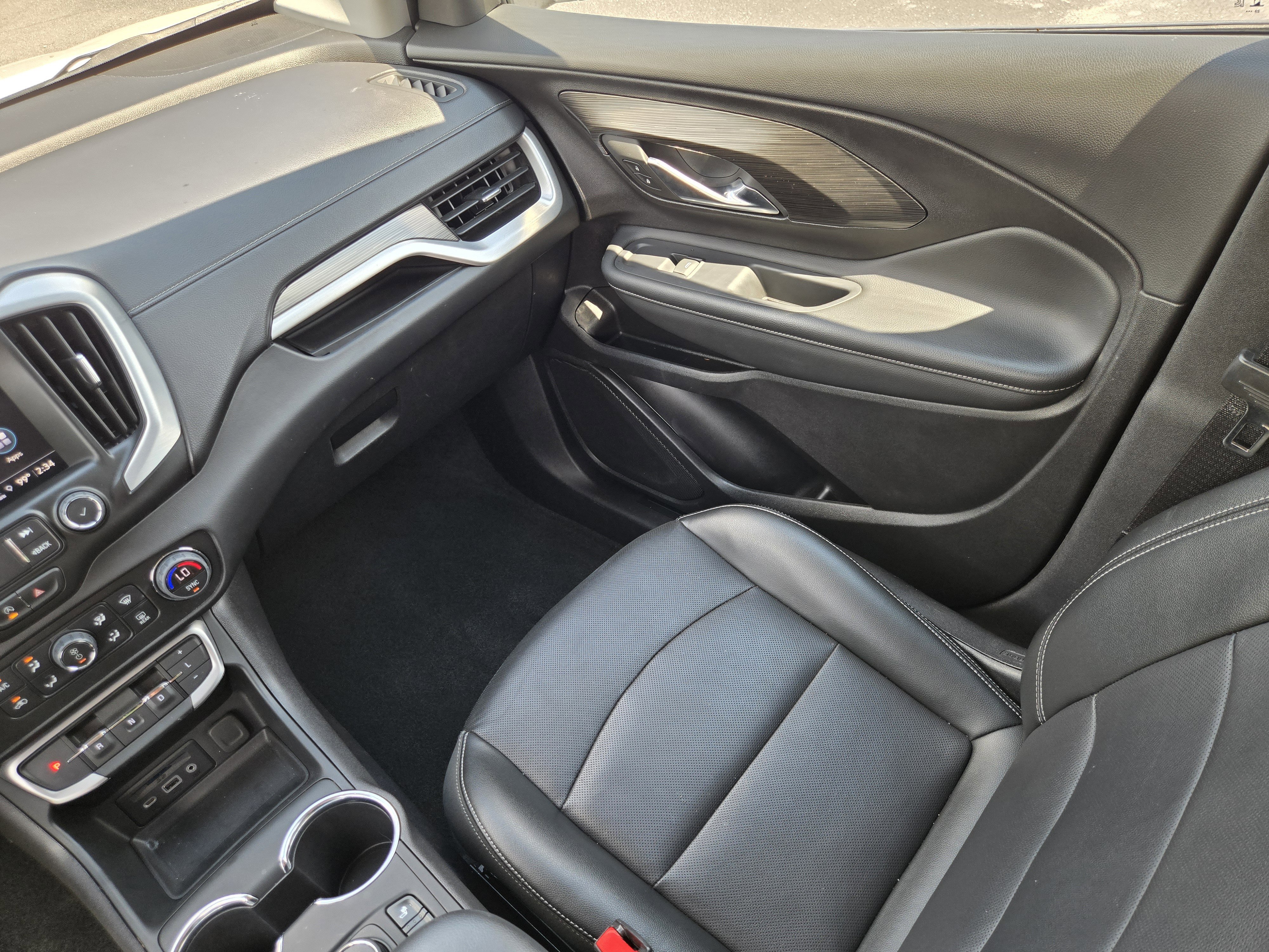 2024 GMC Terrain SLT - Photo 13