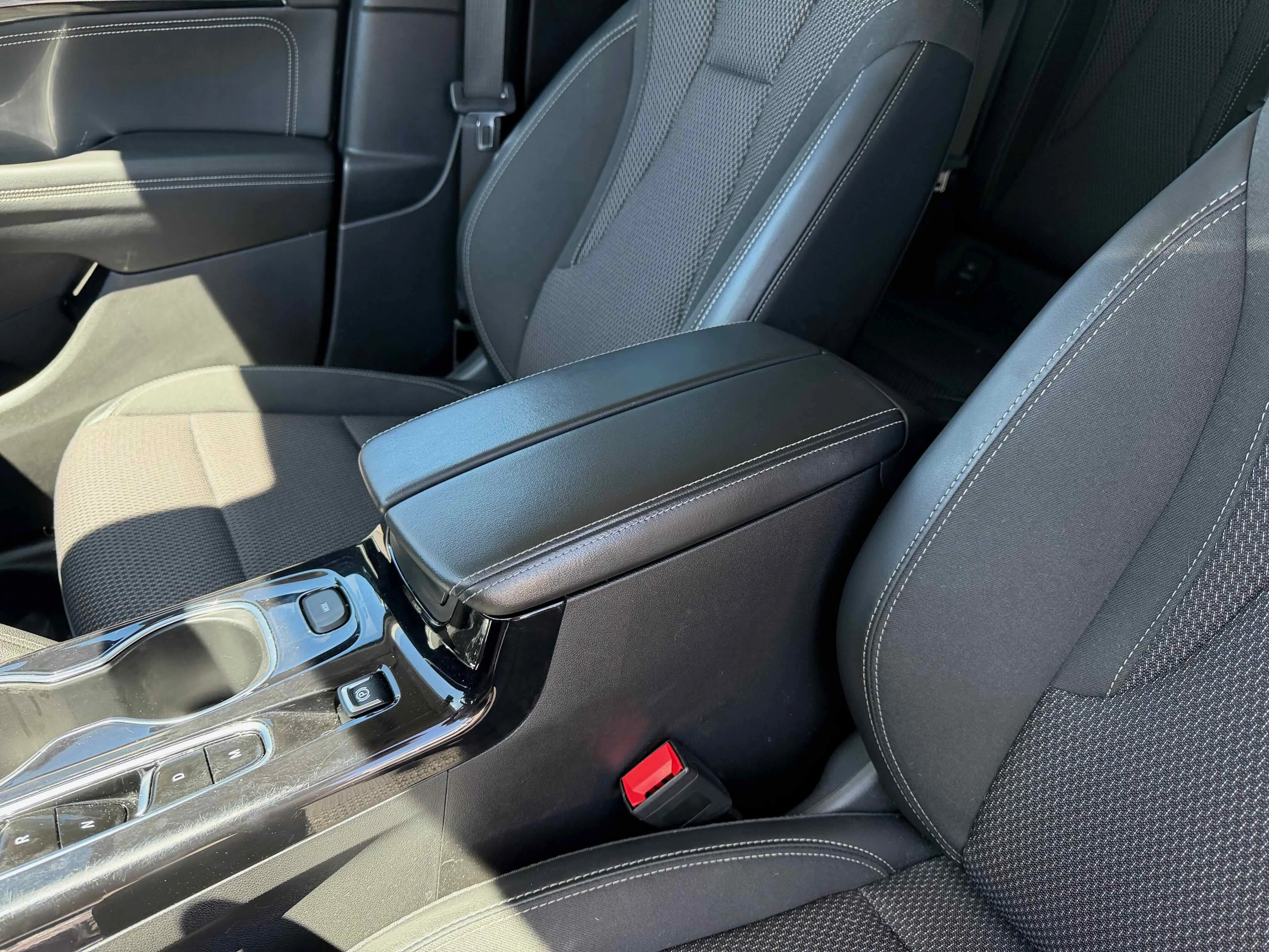 Used 2022 Summit White Buick Preferred image 26