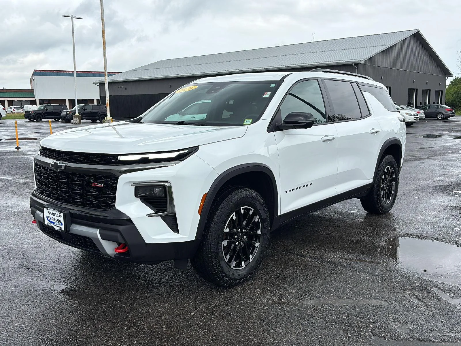 Used 2024 Summit White Chevrolet Z71 image 3