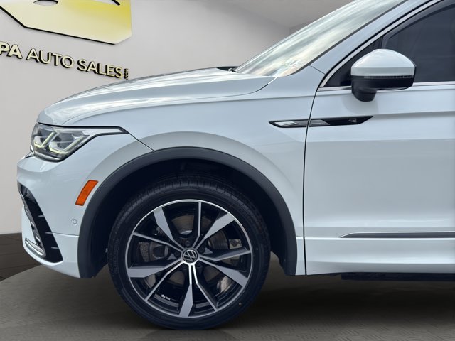 Used 2022 White Volkswagen SEL R-Line image 23
