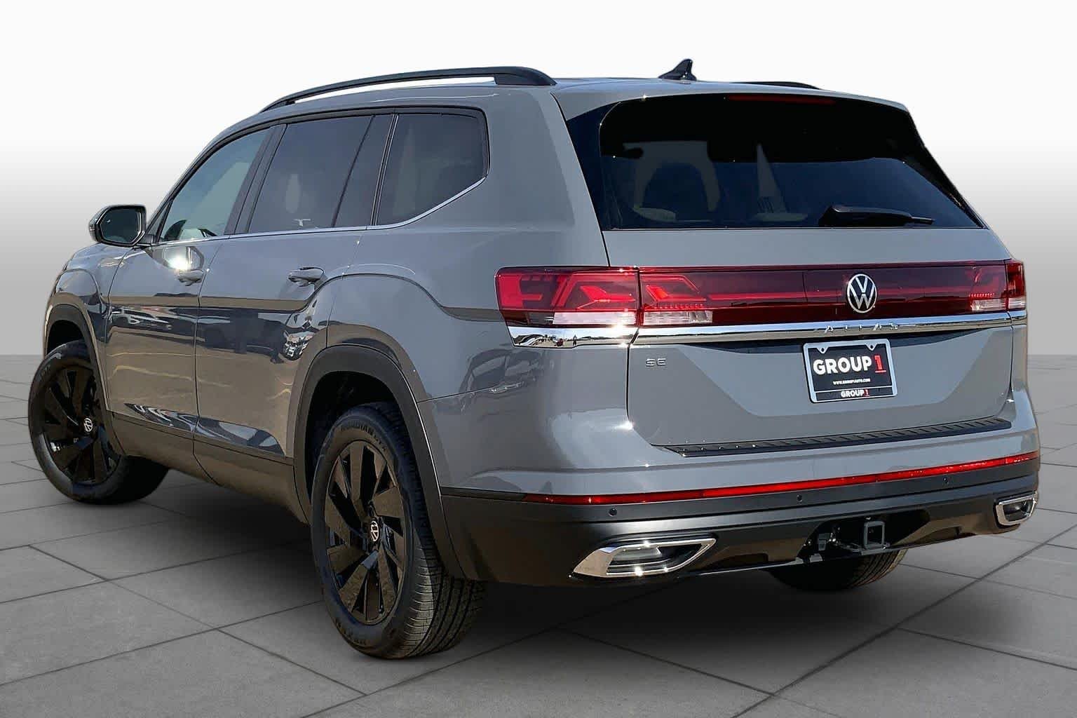 New 2026 Pure Gray Volkswagen 2.0T SE w/Technology image 11