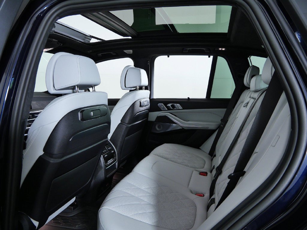 2026 BMW X5 M60i - Photo 28