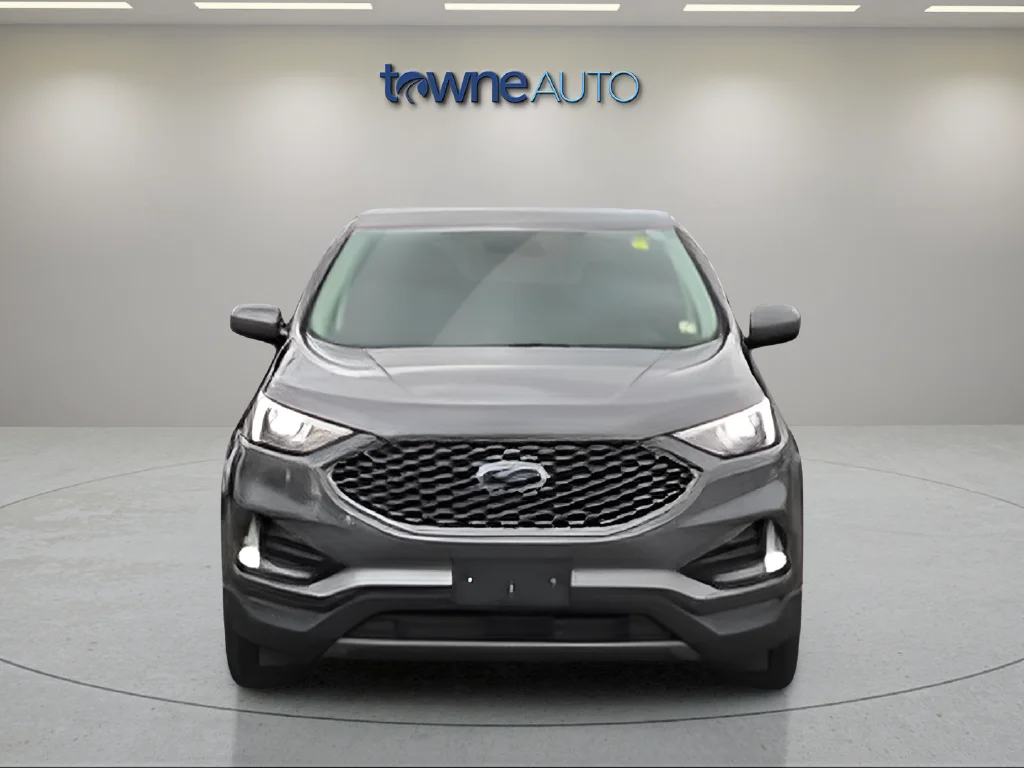 Used 2023 Gray Ford SEL image 12
