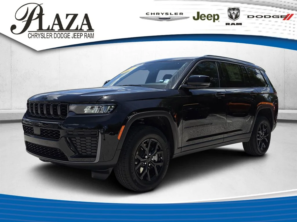 New 2026 Diamond Black Crystal Pearl-Coat Exterior Paint Jeep Altitude image 1