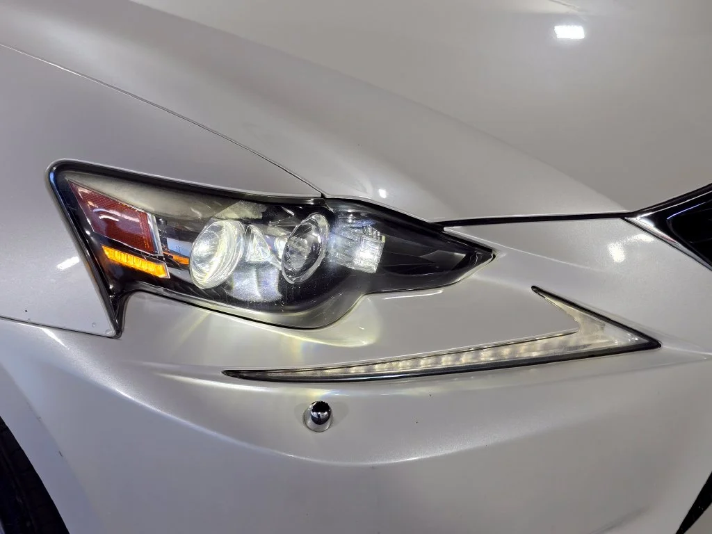 Used 2016 White Lexus 200t image 5