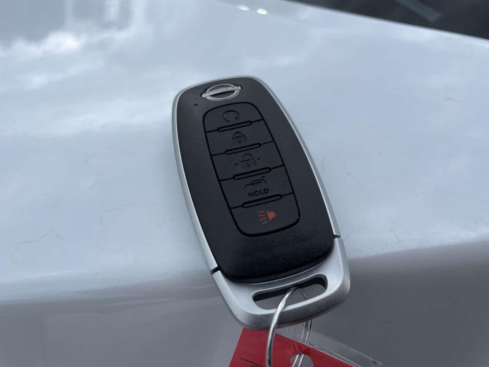 New 2026 Everest White Pearl/Super Black Nissan Platinum image 37