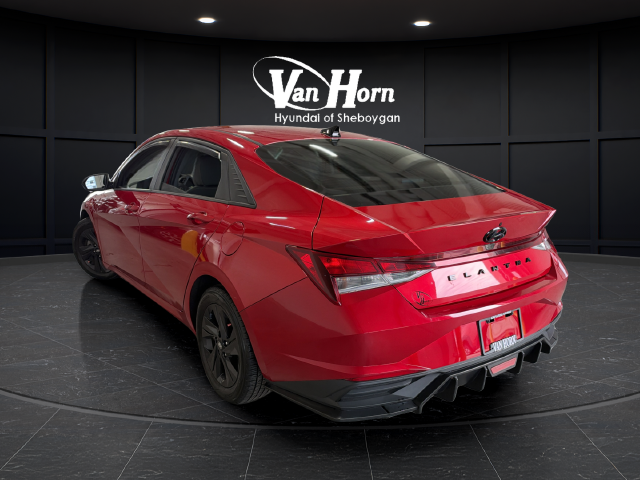 Used 2021 Calypso Red Hyundai SEL image 5