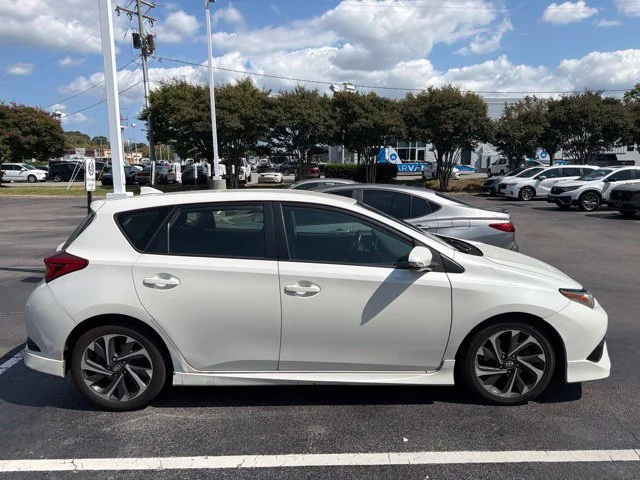 Used 2016 Blizzard Pearl Scion Base image 1