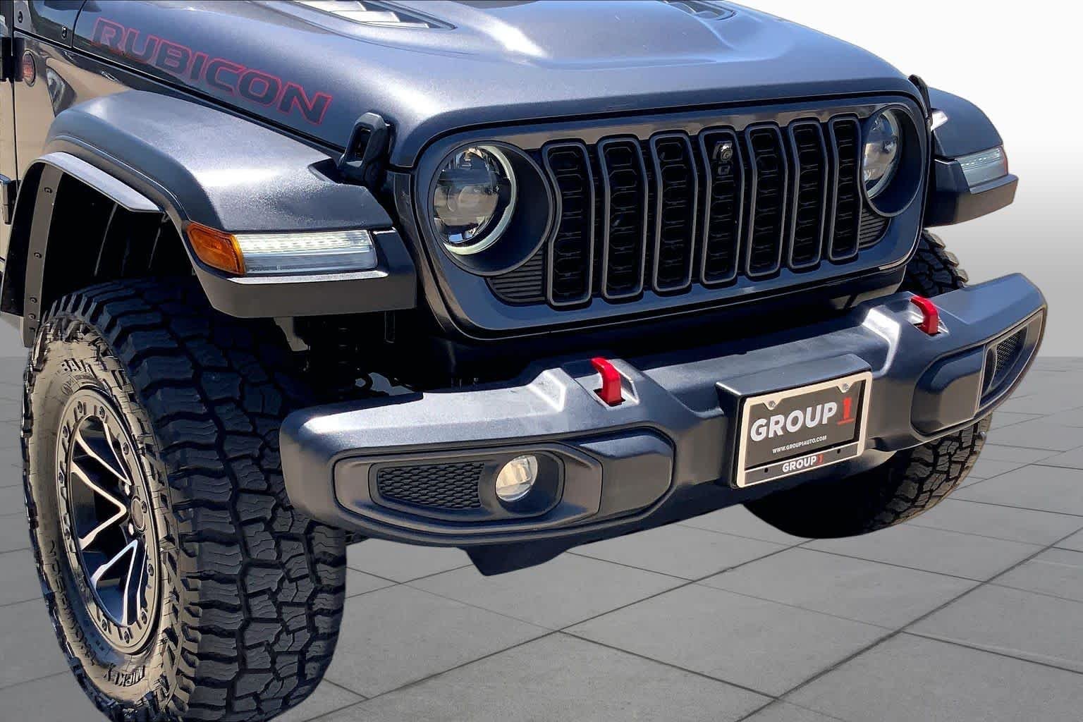 Used 2024 Granite Crystal Metallic Clearcoat Jeep Rubicon image 29