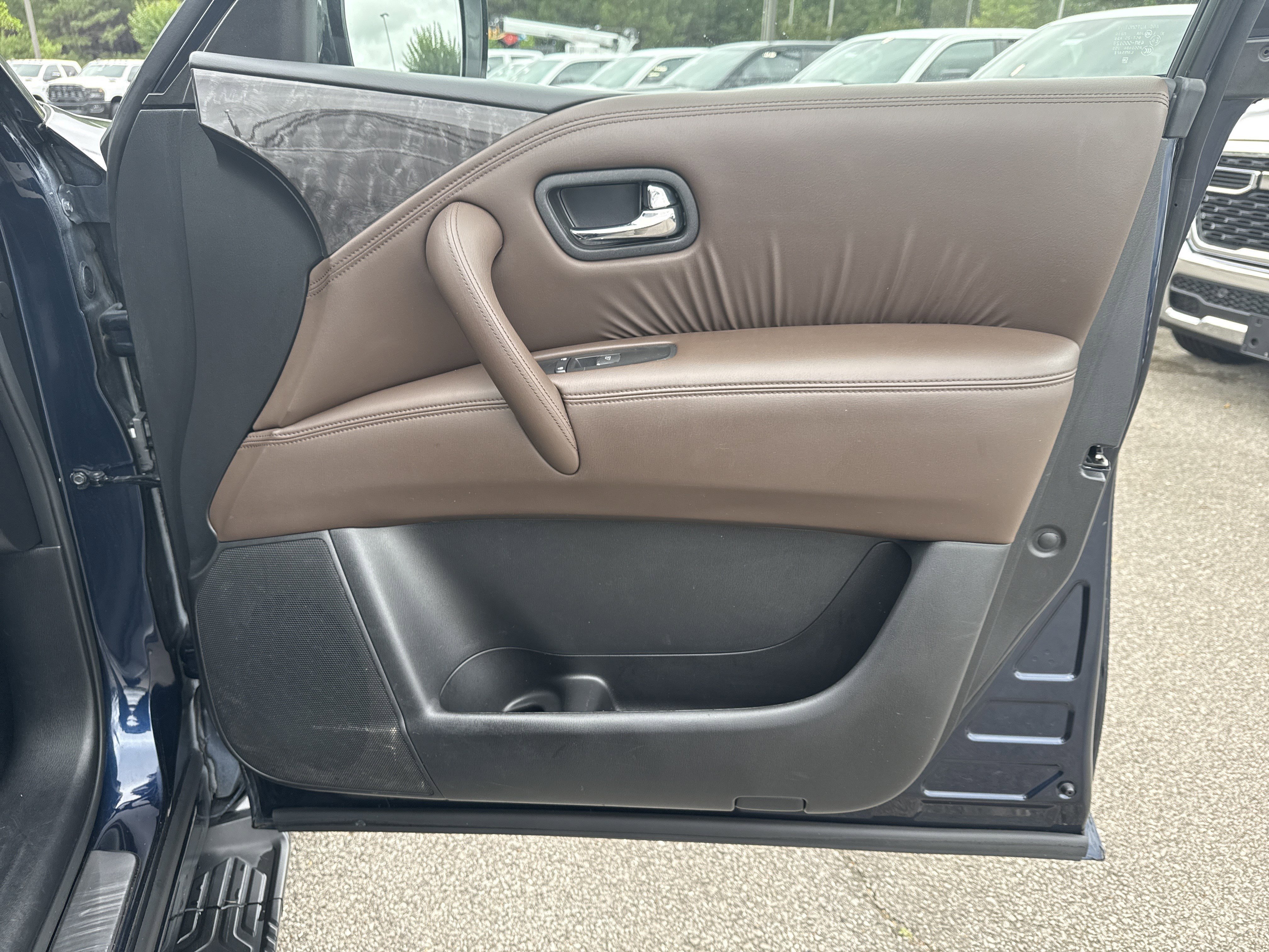 Used 2023 Hermosa Blue Pearl Nissan Platinum image 15