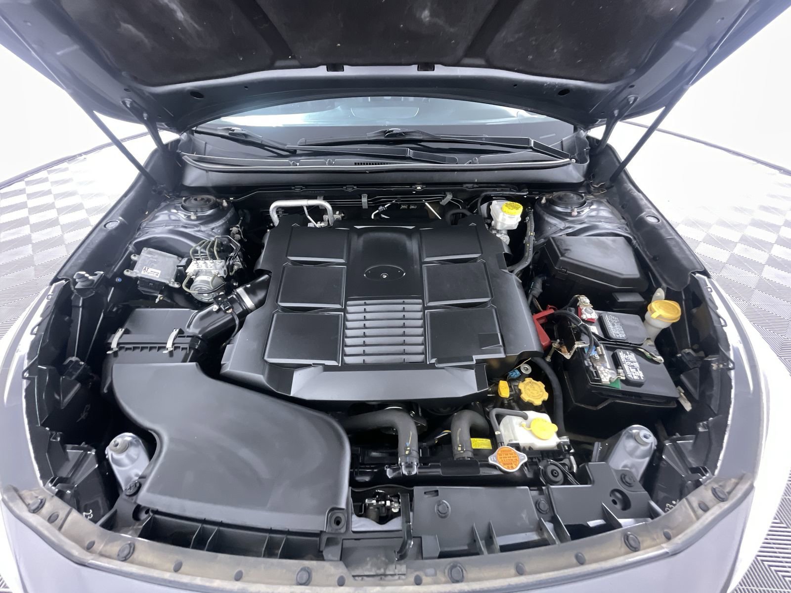 Used 2018 Magnetite Gray Metallic Subaru Limited image 29