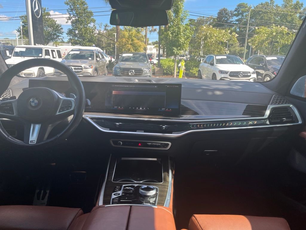 Used 2024 Black BMW xDrive40i image 5