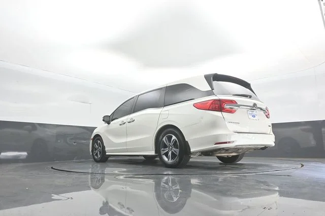 Certified Used 2018 Diamond White Honda Touring image 35