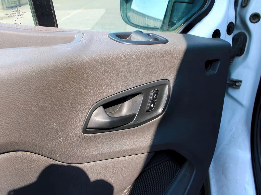 2021 Ford Transit Passenger Van XLT - Photo 11
