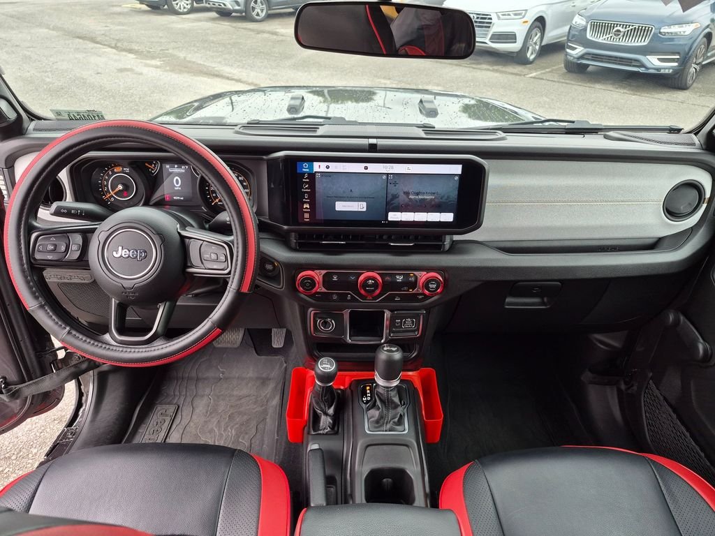 Used 2024 Crystal Metallic Jeep Sport image 19